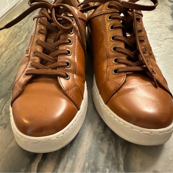 Kenneth Cole Laron Sneakers Size 9 EUC - Picture 3 of 7